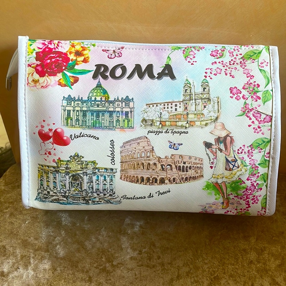 New white 🤍 canvas leather clutch toiletry travel bag. Bought in Italy 🇮🇹